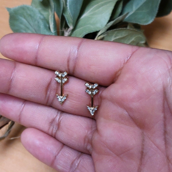 2 Pairs of Gold Stud Earrings - Picture 3 of 3